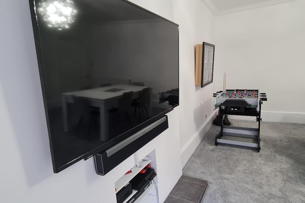 Large 4 Bed Appartement EDI